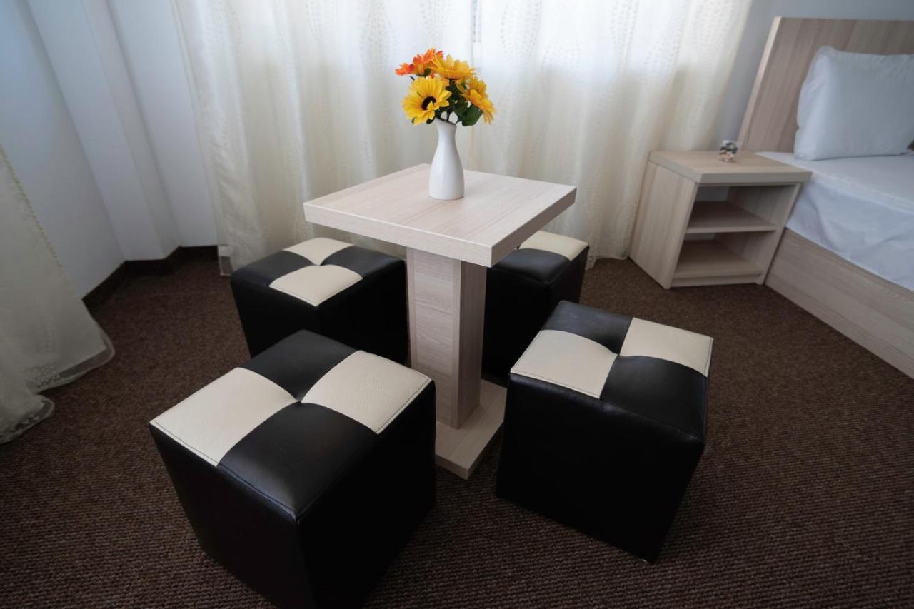 Casa El Greco Hotel Костинещи Екстериор снимка